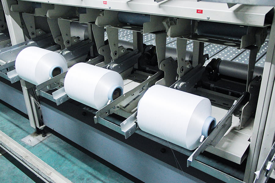 Bagaimanakah pilihan kiraan denier dan filamen memberi kesan kepada prestasi dan penggunaan benang FDY?